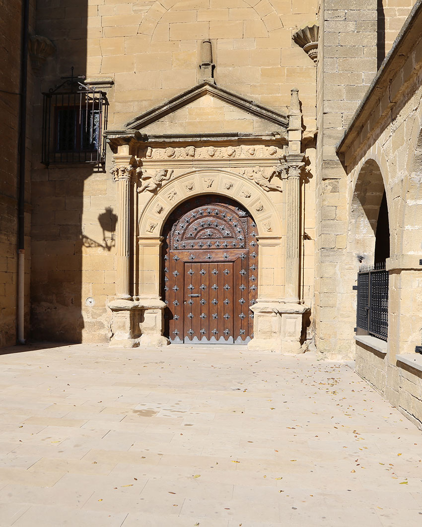 Puerta de la Iglesia de San Juan Bautista Puerta de la Iglesia de San Juan Bautista